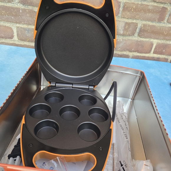 Bella Cupcake Maker Kit Complete. - Picture 2 of 4